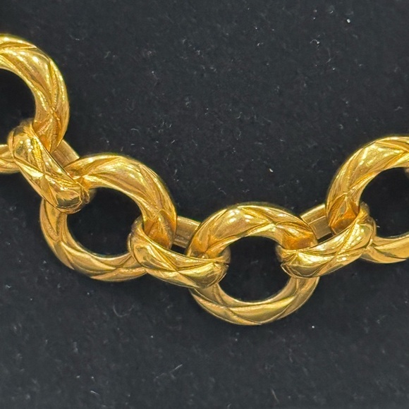 Vintage CHANEL 24k Gold Plated 1970s Chunky Statement Engraved Choker Necklace - Picture 4 of 9